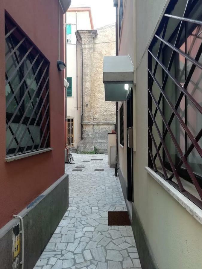 Indipendent Mini Apartment Pescara Centro Bagian luar foto